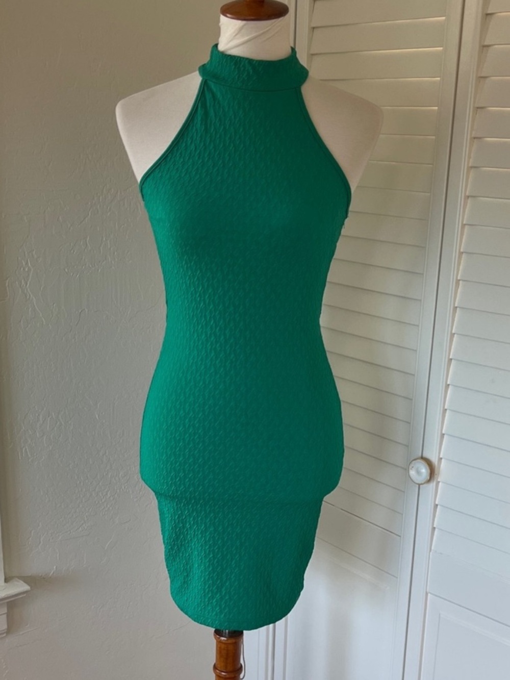 Like New Forever 21 Vibrant Green Halter Back Cutout Bodycon Mini Dress - S